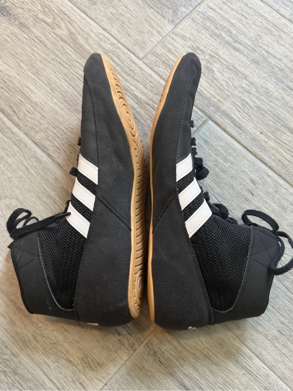 Adidas Mens HVC Wrestling Shoes Size 11.5 Black/White, Gum Bottom